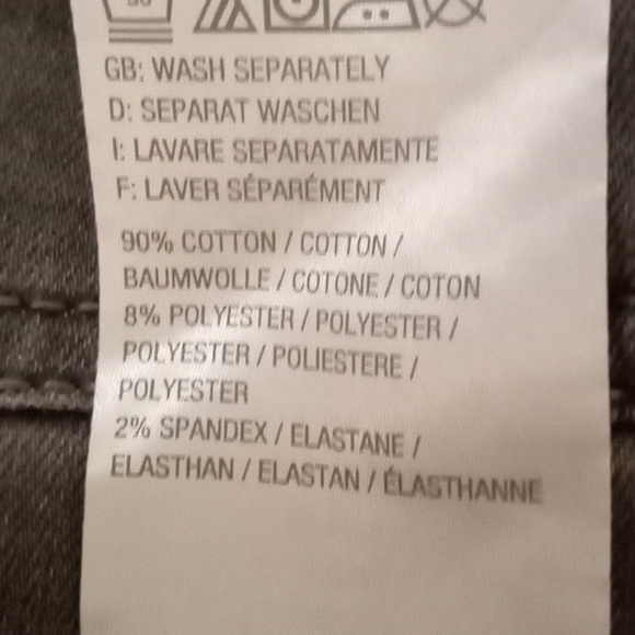 Lisa Rinna Jeans - Picture 3 of 4